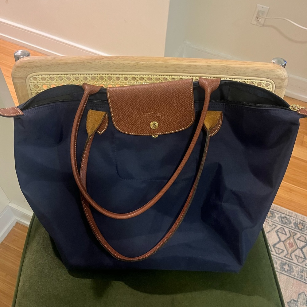 Great condition Navy Longchamp LE PLIAGE ORIGINAL M TOTE BAG